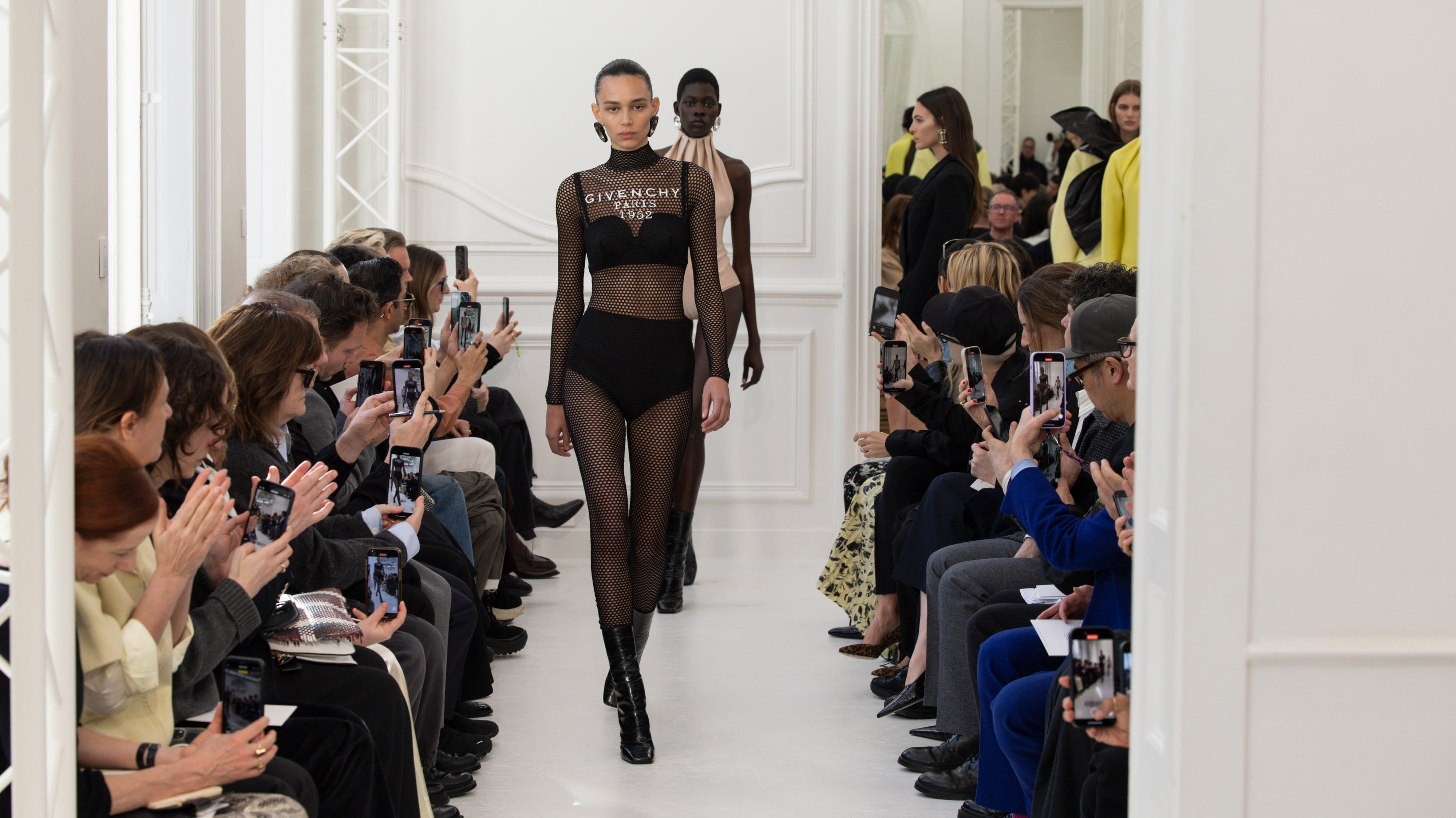 THE FALL WINTER 2025 WOMENSWEAR COLLECTION BY SARAH BURTON