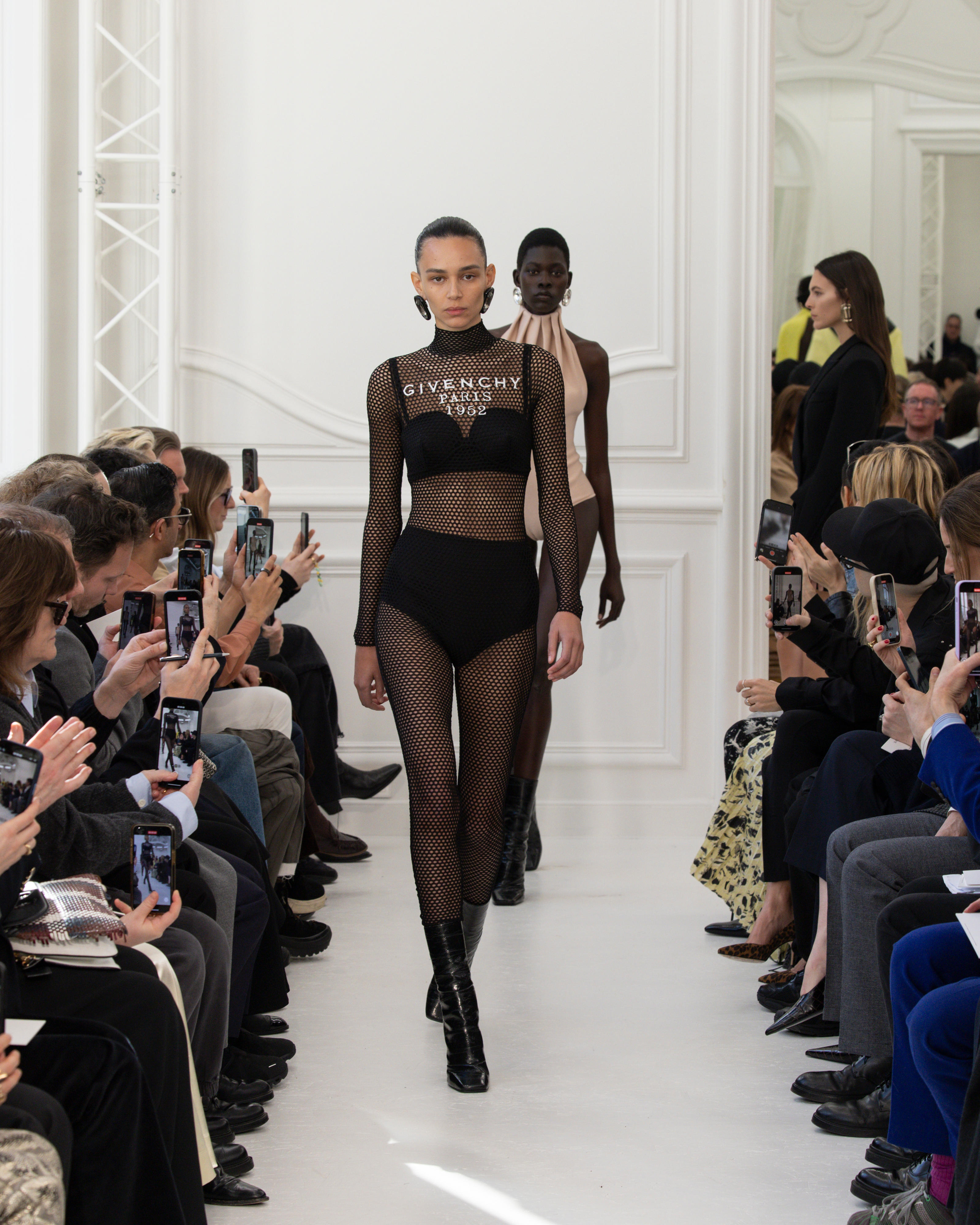 Givenchy FW25 Womenswear_Finale_4x5