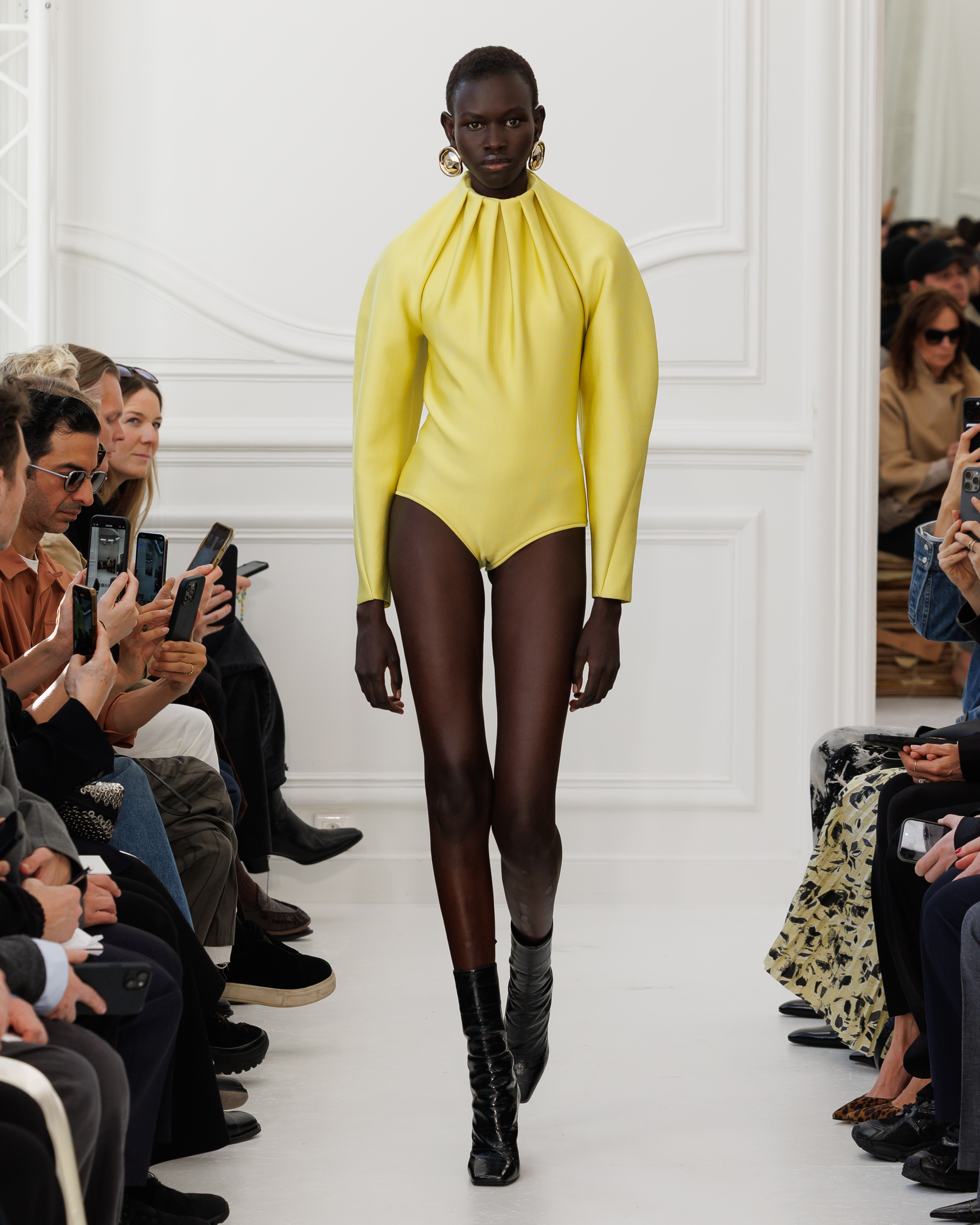 Givenchy_Womenswear_AW25_Look_04