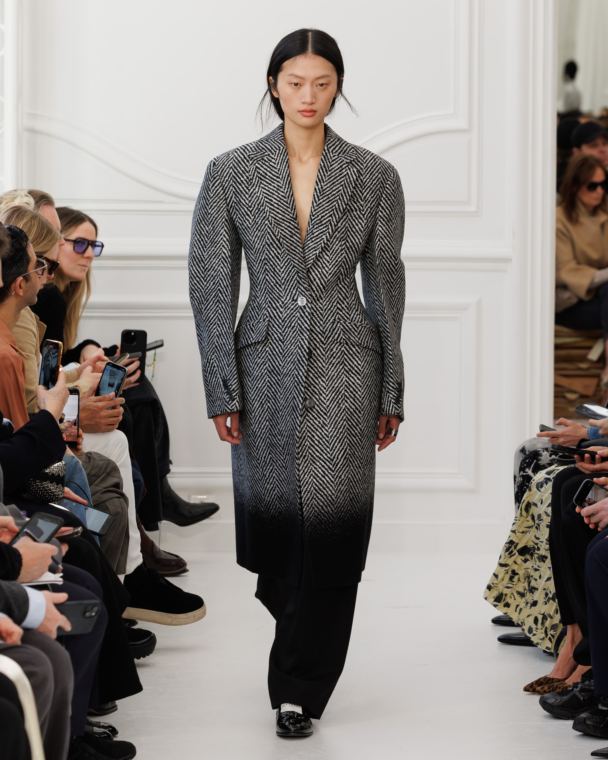 Givenchy_Womenswear_AW25_Look_09