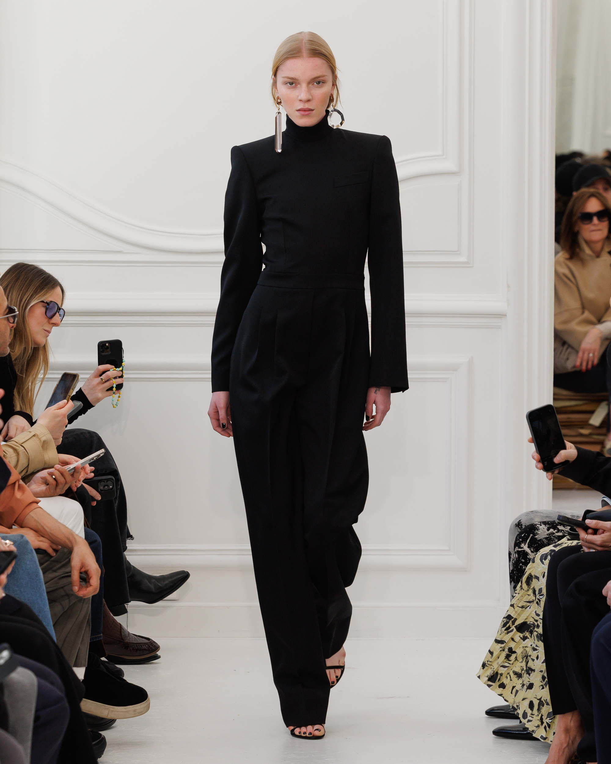 Givenchy_Womenswear_AW25_Look_40