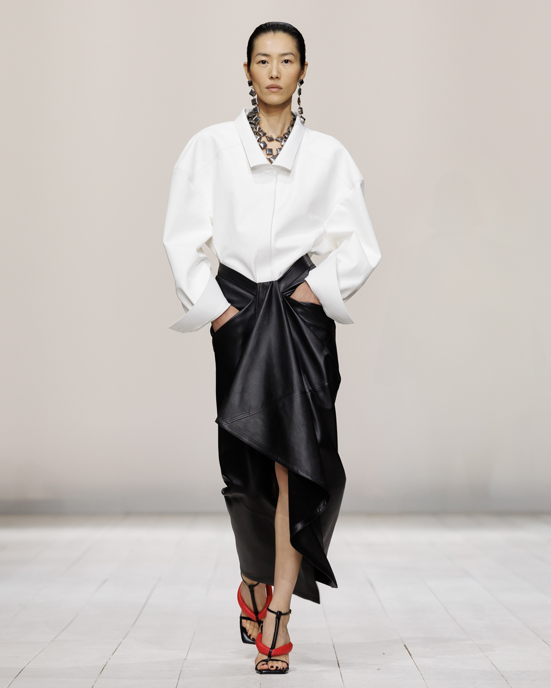 Givenchy_SS26_WOMEN_SHOW_LOOK_28