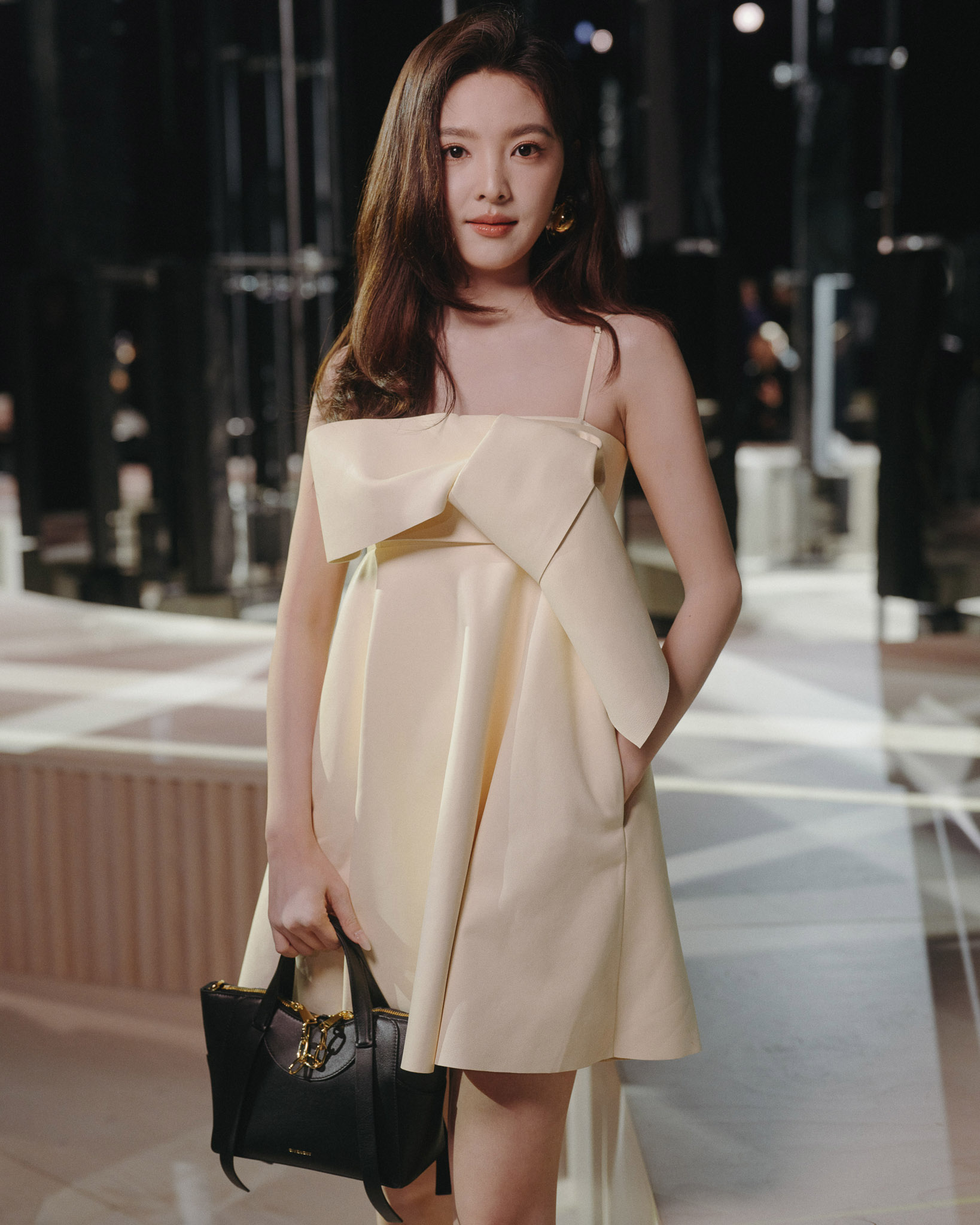 GIVENCHY_FW26_WOMEN_SHOW_RUNWAY_FRONT_ROW_4x5_9SF9530