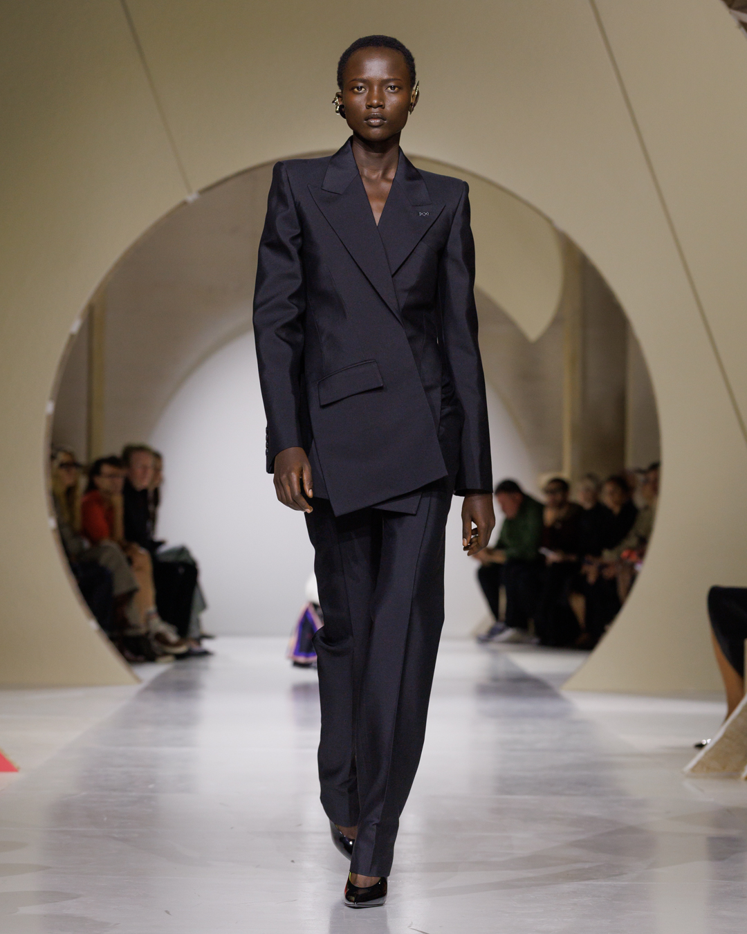 GIVENCHY_SS27_WOMEN_SHOW_LOOK_03