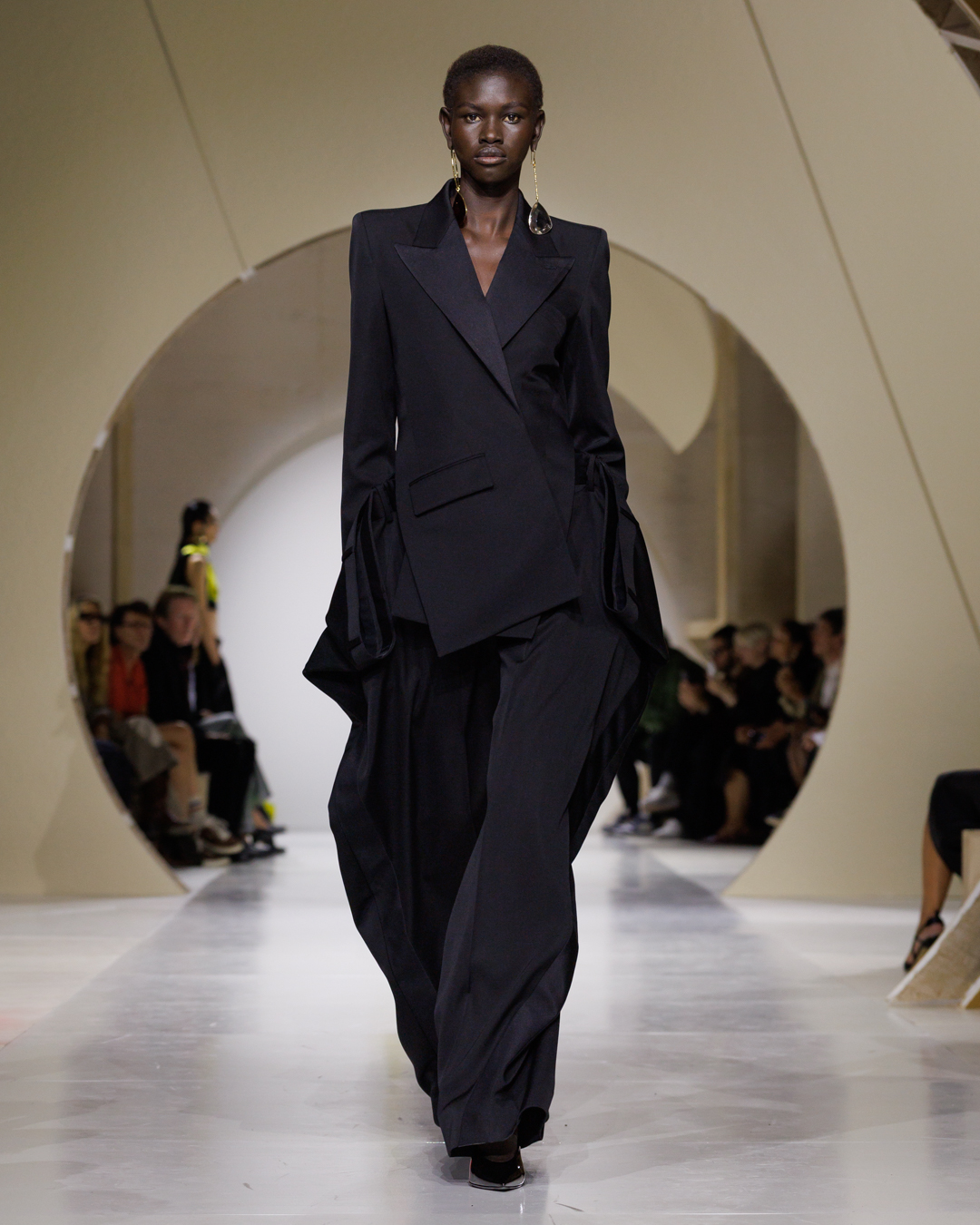 GIVENCHY_SS27_WOMEN_SHOW_LOOK_51