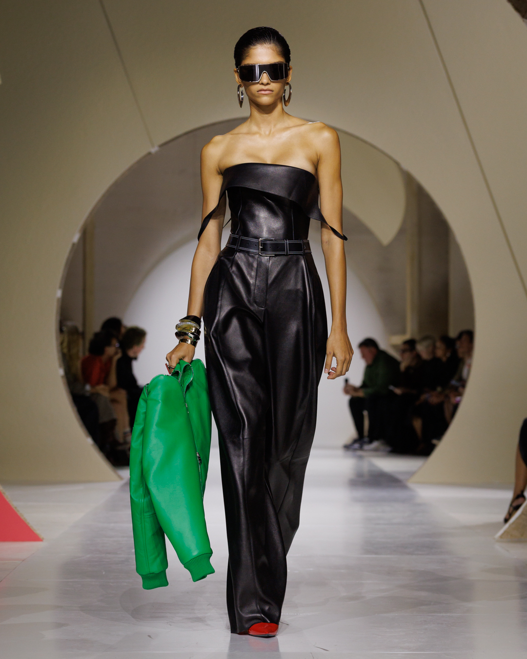 GIVENCHY_SS27_WOMEN_SHOW_LOOK_27