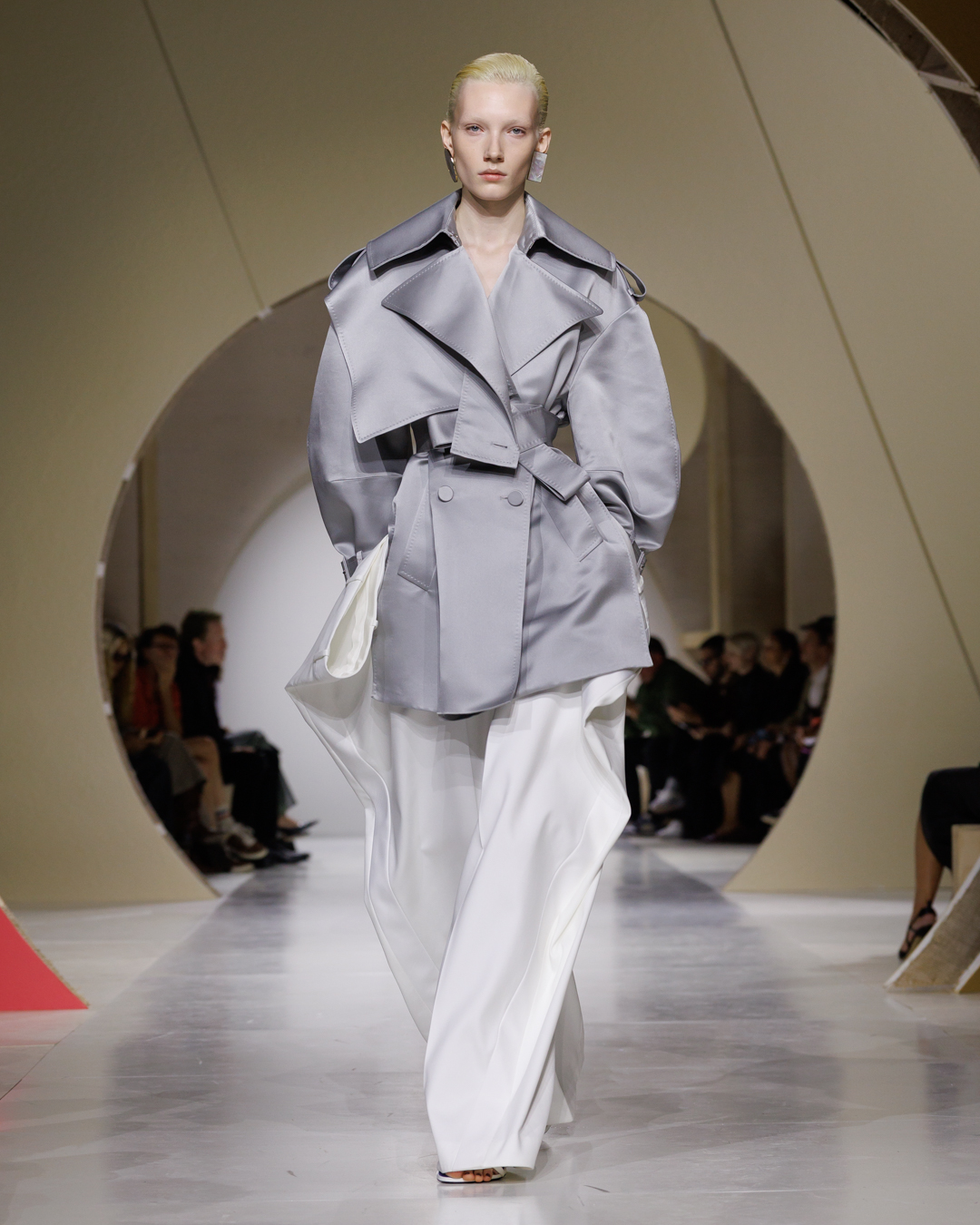GIVENCHY_SS27_WOMEN_SHOW_LOOK_44