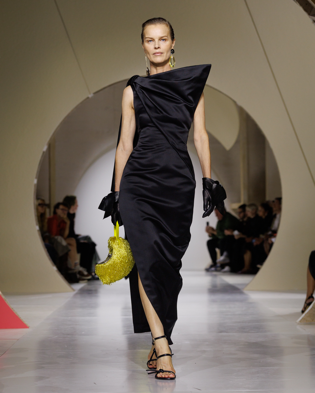 GIVENCHY_SS27_WOMEN_SHOW_LOOK_52