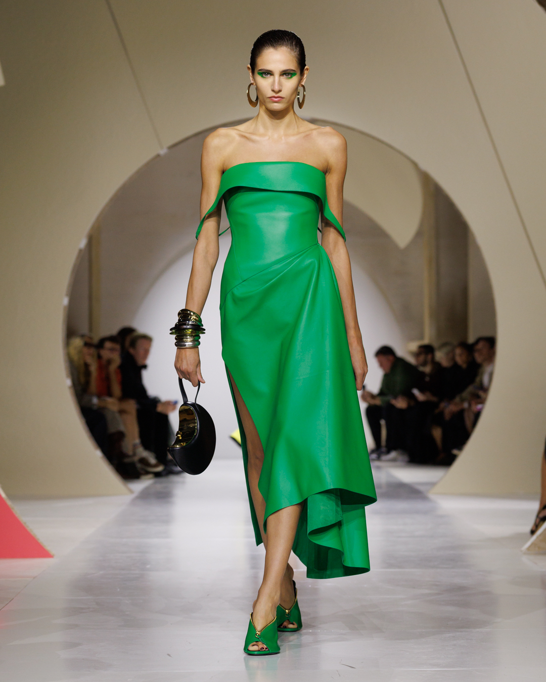GIVENCHY_SS27_WOMEN_SHOW_LOOK_28