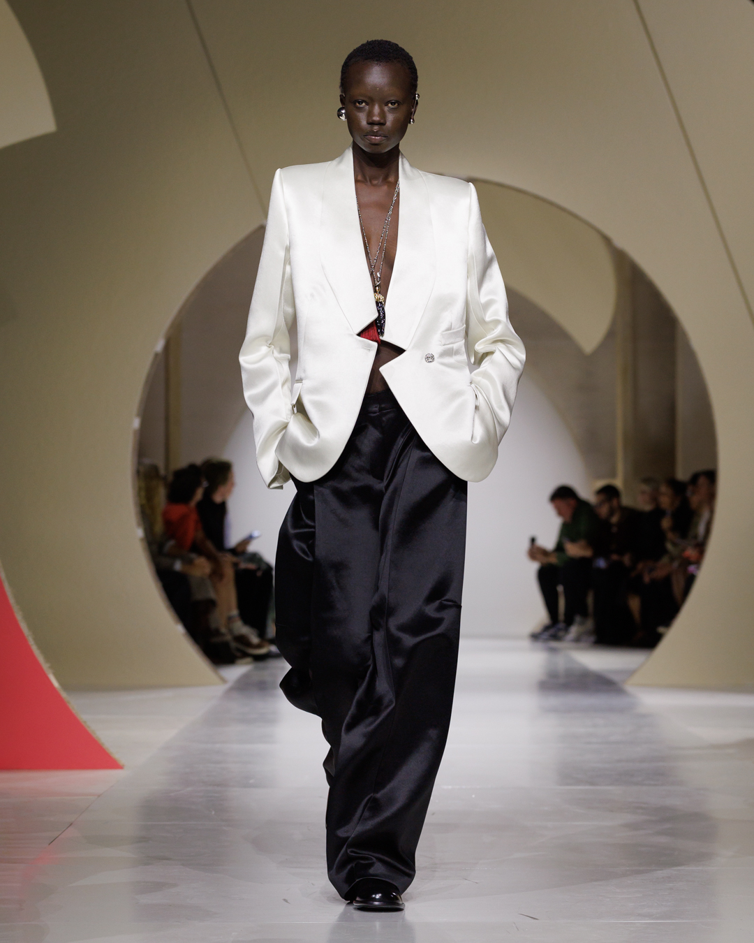 GIVENCHY_SS27_WOMEN_SHOW_LOOK_23